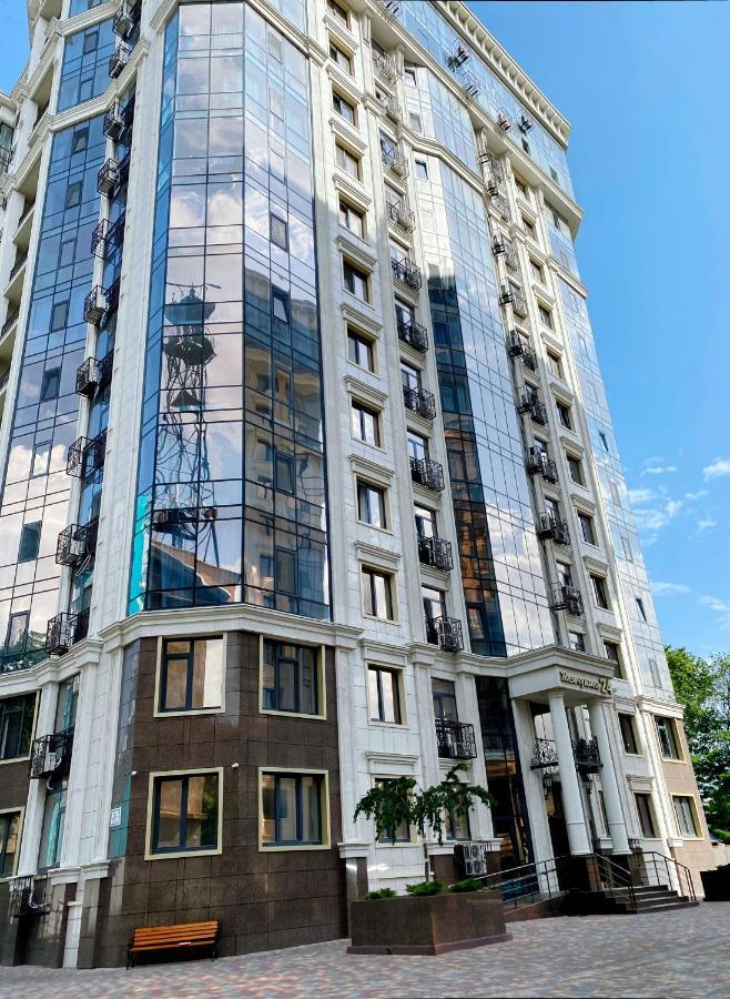 Italian Boulevard Modern Apartment Odessa Extérieur photo